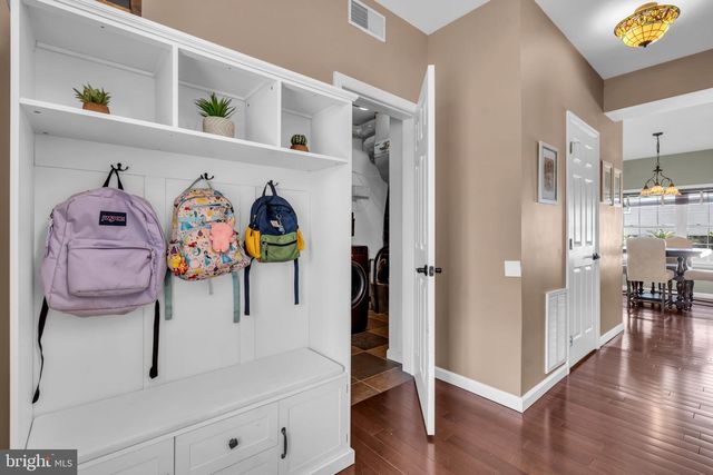 16 LONGMAN ST, Toms River, NJ 08753