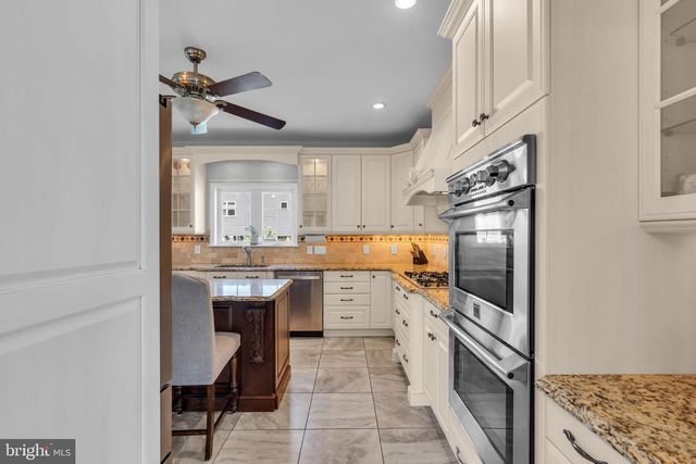 16 LONGMAN ST, Toms River, NJ 08753