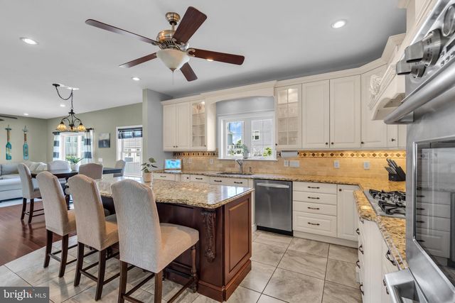 16 LONGMAN ST, Toms River, NJ 08753