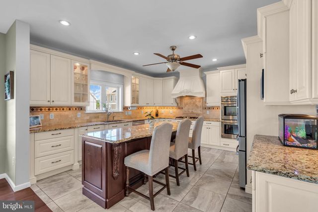 16 LONGMAN ST, Toms River, NJ 08753