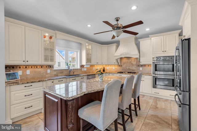 16 LONGMAN ST, Toms River, NJ 08753