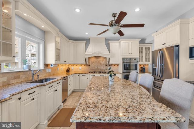 16 LONGMAN ST, Toms River, NJ 08753