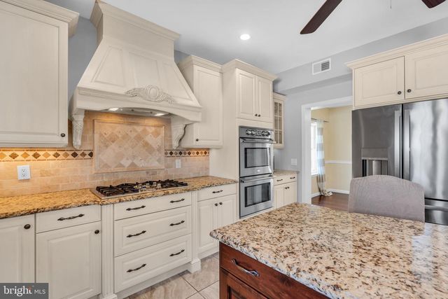 16 LONGMAN ST, Toms River, NJ 08753