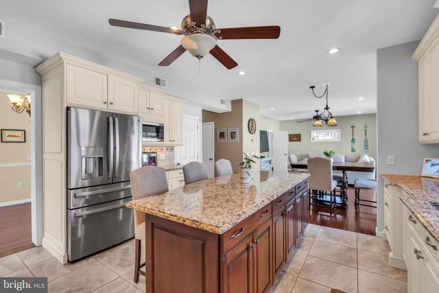 16 LONGMAN ST, Toms River, NJ 08753