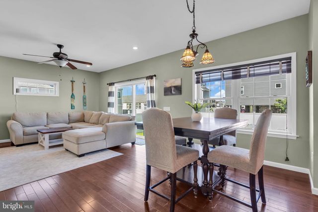 16 LONGMAN ST, Toms River, NJ 08753