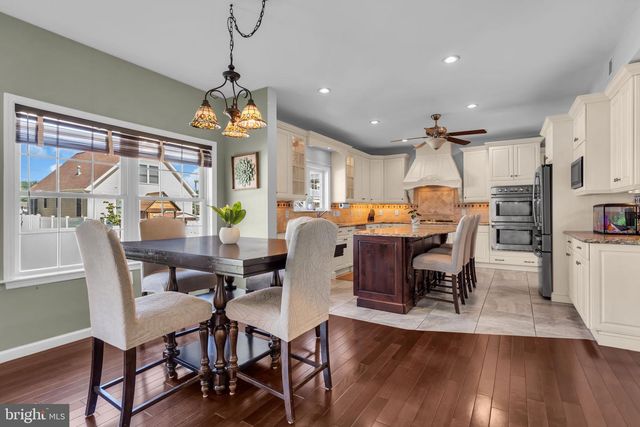 16 LONGMAN ST, Toms River, NJ 08753