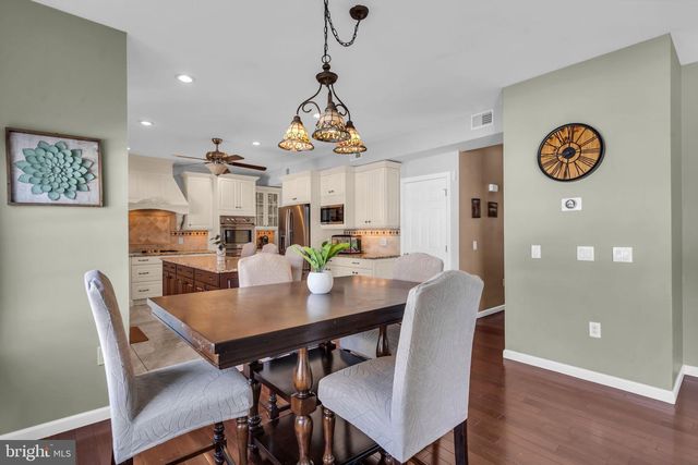 16 LONGMAN ST, Toms River, NJ 08753
