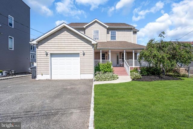 16 LONGMAN ST, Toms River, NJ 08753