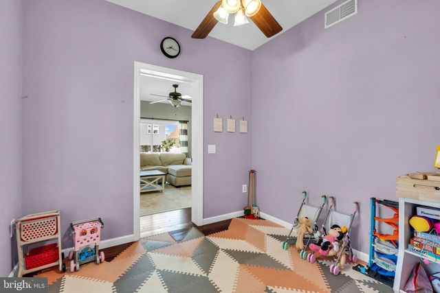 16 LONGMAN ST, Toms River, NJ 08753