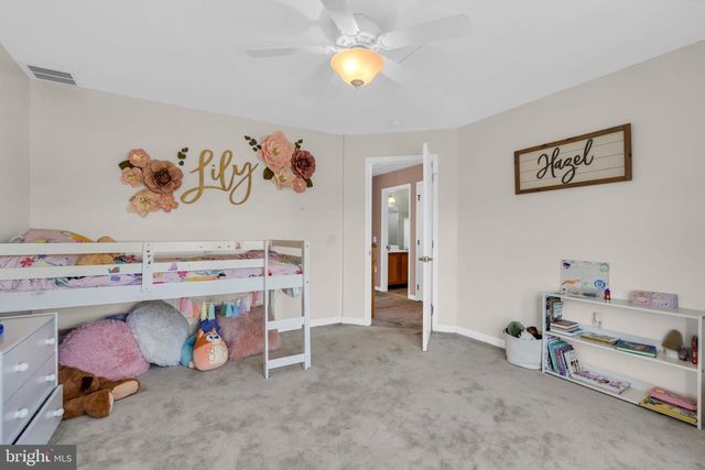 16 LONGMAN ST, Toms River, NJ 08753