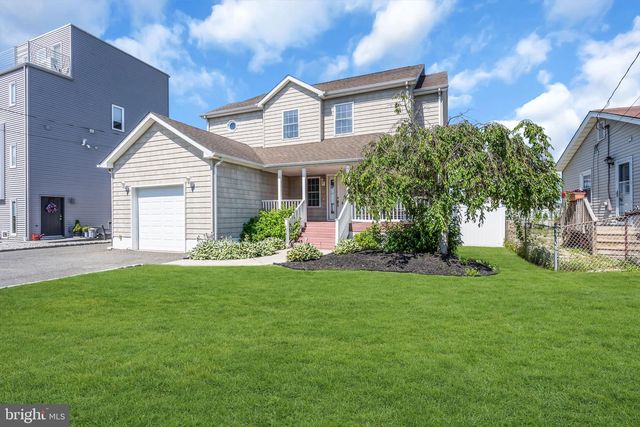 16 LONGMAN ST, Toms River, NJ 08753
