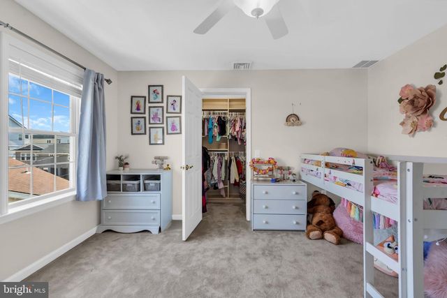 16 LONGMAN ST, Toms River, NJ 08753