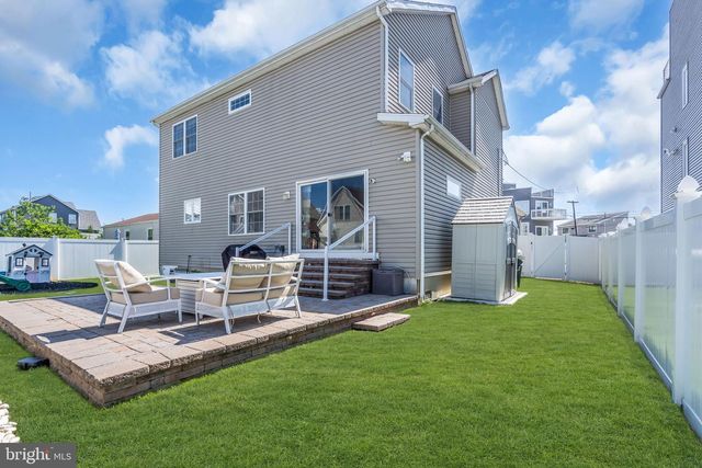 16 LONGMAN ST, Toms River, NJ 08753
