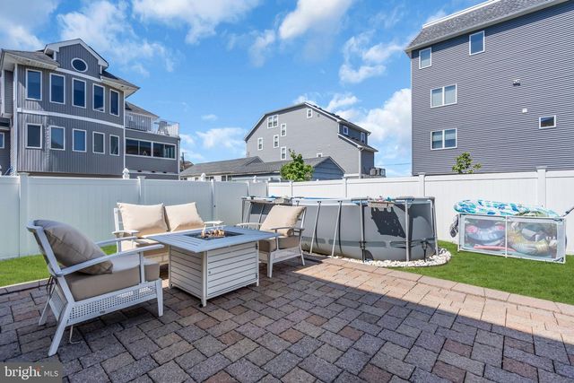 16 LONGMAN ST, Toms River, NJ 08753
