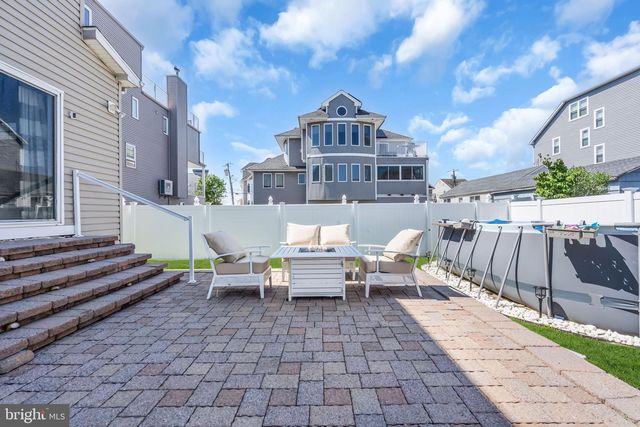 16 LONGMAN ST, Toms River, NJ 08753