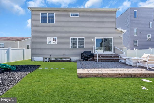 16 LONGMAN ST, Toms River, NJ 08753