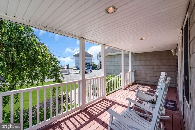 16 LONGMAN ST, Toms River, NJ 08753