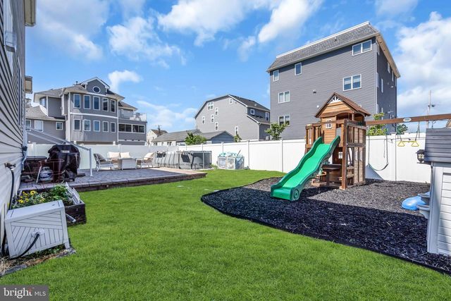 16 LONGMAN ST, Toms River, NJ 08753