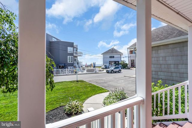 16 LONGMAN ST, Toms River, NJ 08753