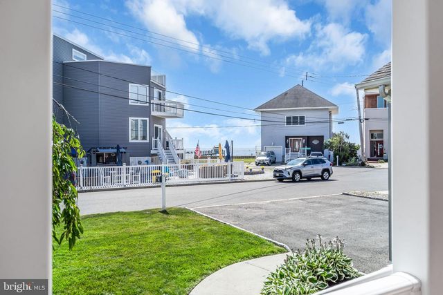 16 LONGMAN ST, Toms River, NJ 08753