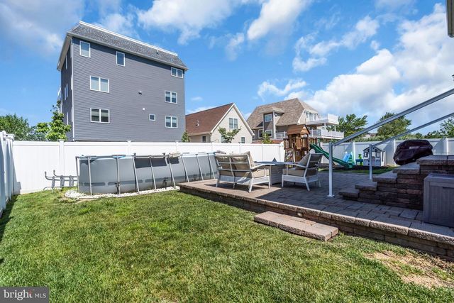 16 LONGMAN ST, Toms River, NJ 08753