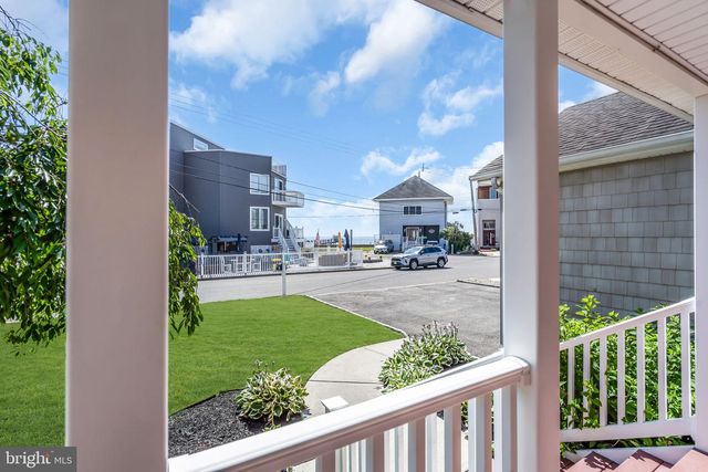 16 LONGMAN ST, Toms River, NJ 08753