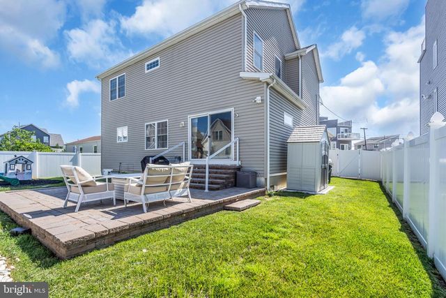 16 LONGMAN ST, Toms River, NJ 08753