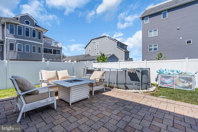 16 LONGMAN ST, Toms River, NJ 08753