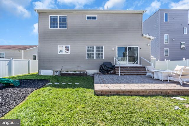 16 LONGMAN ST, Toms River, NJ 08753