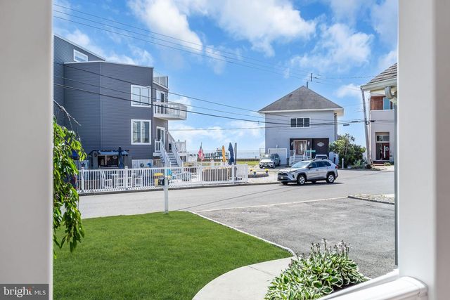 16 LONGMAN ST, Toms River, NJ 08753