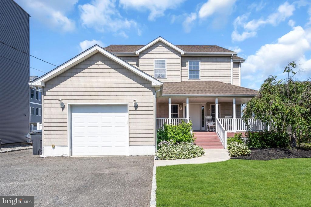 16 LONGMAN ST, Toms River, NJ 08753