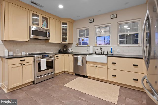 3930 OYSTER HOUSE RD, Broomes Island, MD 20615