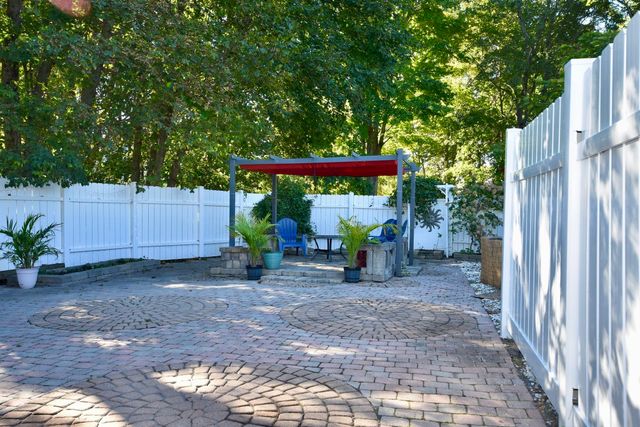 174 Center Avenue, Middleboro, MA 02346