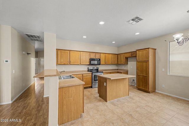 3060 E RAVENSWOOD Drive, Gilbert, AZ 85298