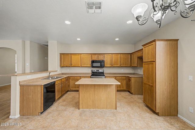 3060 E RAVENSWOOD Drive, Gilbert, AZ 85298