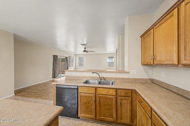 3060 E RAVENSWOOD Drive, Gilbert, AZ 85298