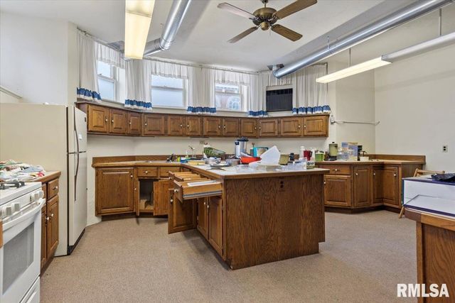 111 S CHURCH Street, Virden, IL 62690