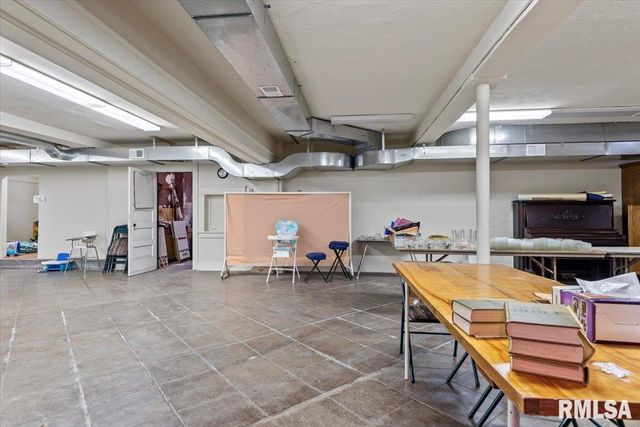 111 S CHURCH Street, Virden, IL 62690