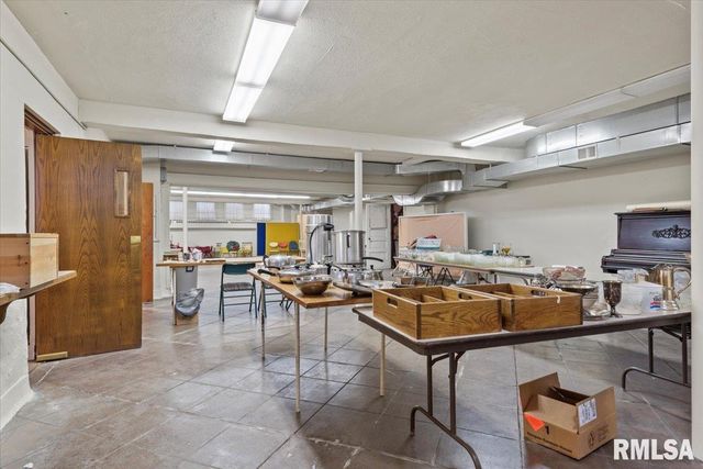 111 S CHURCH Street, Virden, IL 62690