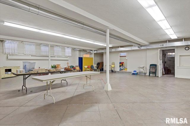 111 S CHURCH Street, Virden, IL 62690