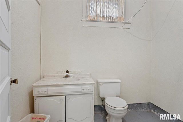 111 S CHURCH Street, Virden, IL 62690