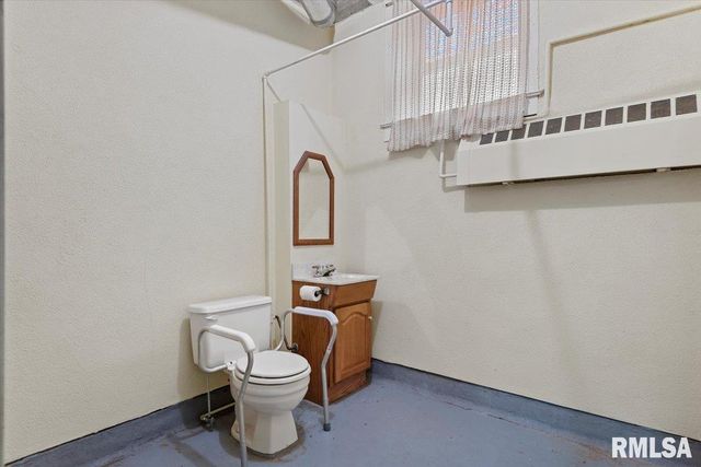 111 S CHURCH Street, Virden, IL 62690