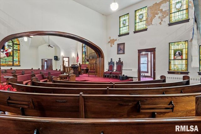 111 S CHURCH Street, Virden, IL 62690