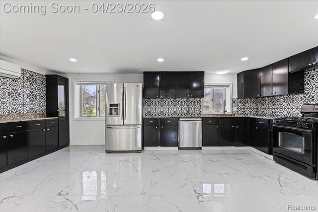 47339 Jefferson Avenue, Chesterfield Township, MI 48047