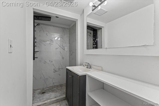 47339 Jefferson Avenue, Chesterfield Township, MI 48047