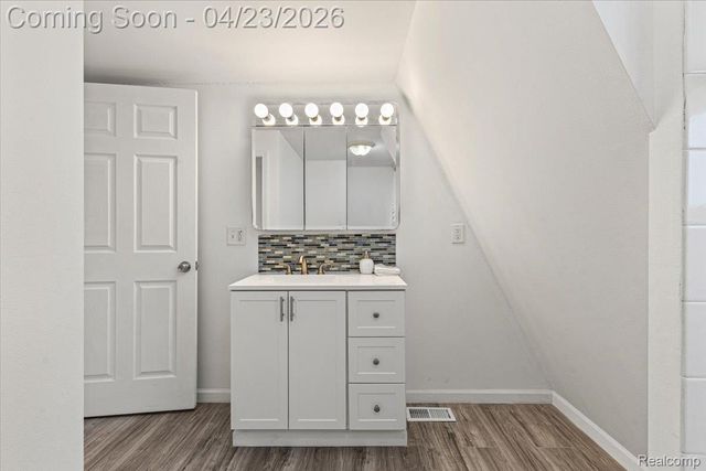 47339 Jefferson Avenue, Chesterfield Township, MI 48047