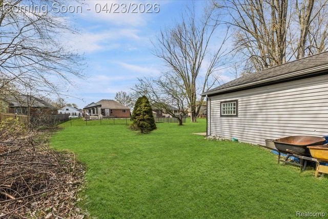 47339 Jefferson Avenue, Chesterfield Township, MI 48047
