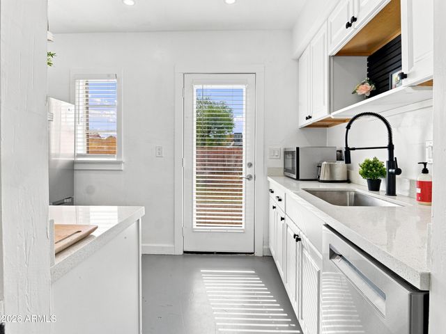 2708 N DAYTON Street, Phoenix, AZ 85006