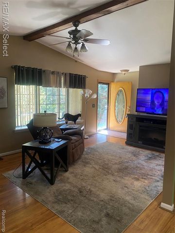 5057 Sandalwood Drive, Grand Blanc, MI 48439