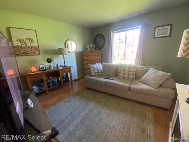 5057 Sandalwood Drive, Grand Blanc, MI 48439